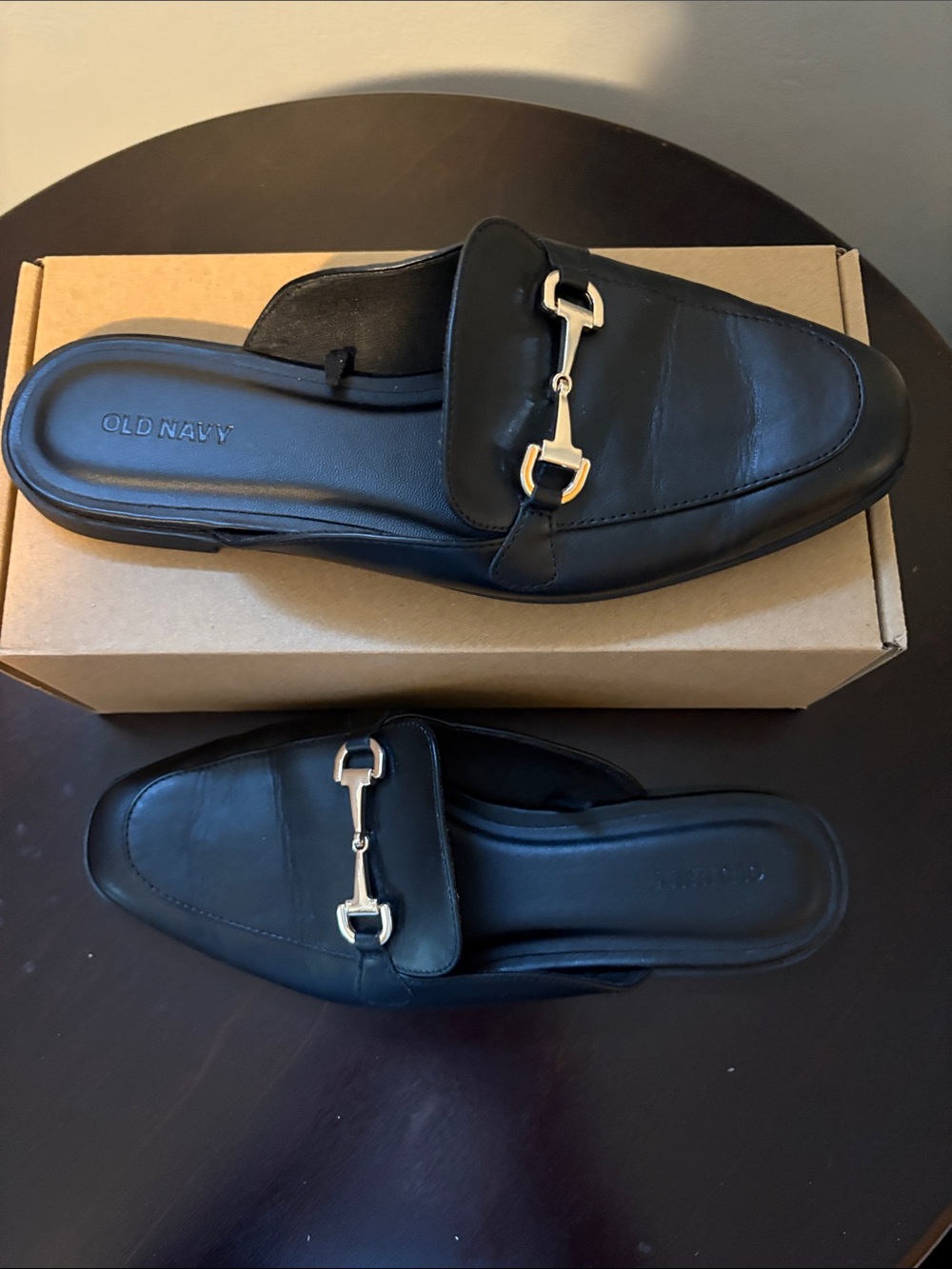 NWOT Women's Old Navy Black Leather Slip-On Mules with Gold Buckle - Size 8 - Picture 3 of 8